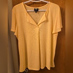 Bobeau XL Yellow Flutter Short Sleeve Top With Front Darting
